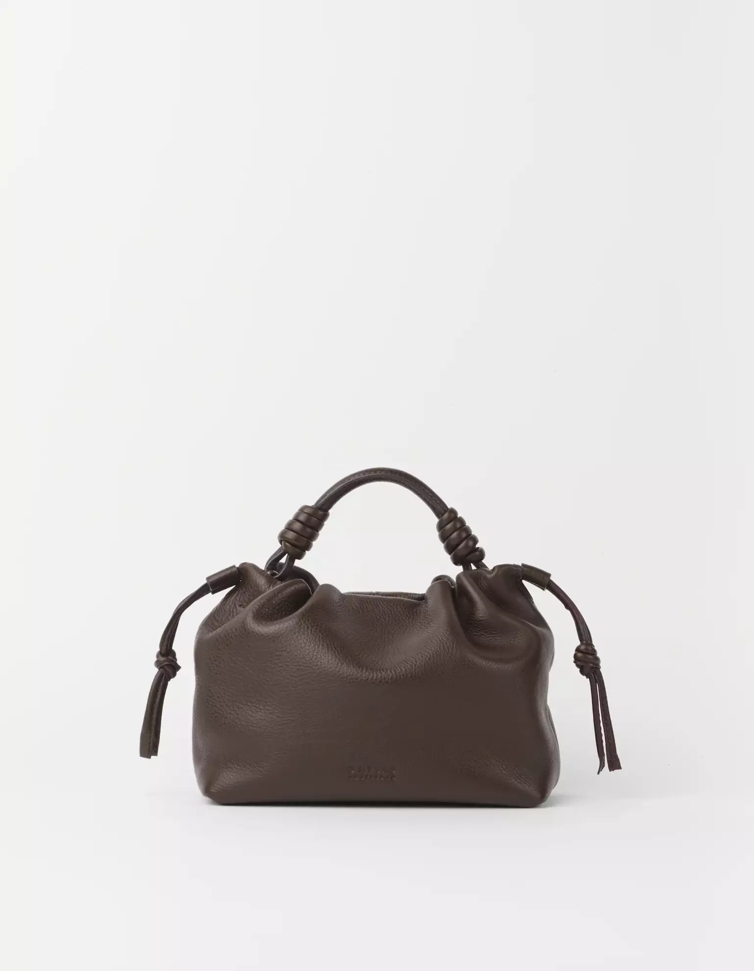 O MY BAG Kiki Mini Chocolate Soft Grain Ledertasche braun